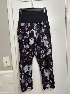 Lululemon Cropped Multicolor Pants
